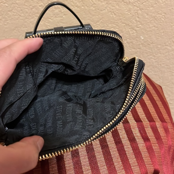 NEW STEVE MADDEN Black Zip Around Wrist-Wallet or SMALL HAND BAG - Picture 6 of 10